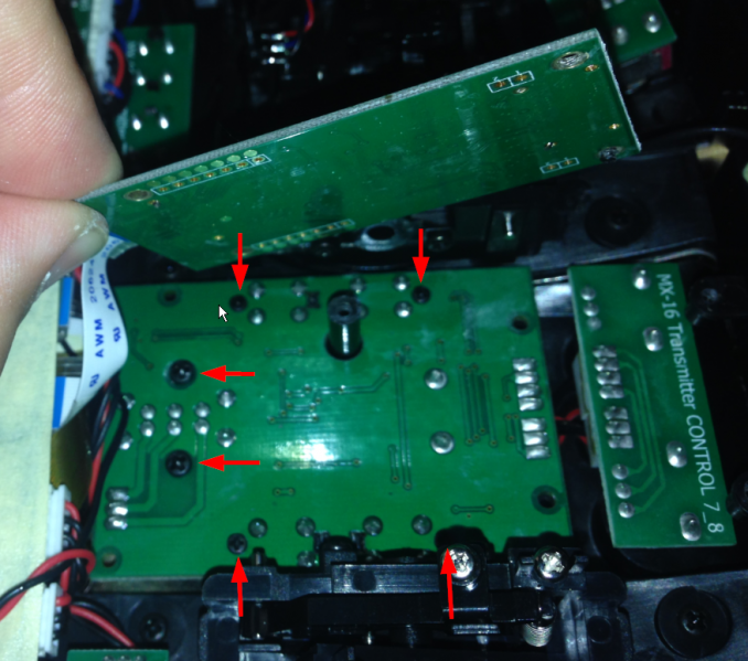 Datei:Hauptschalter-Platine lösen.png