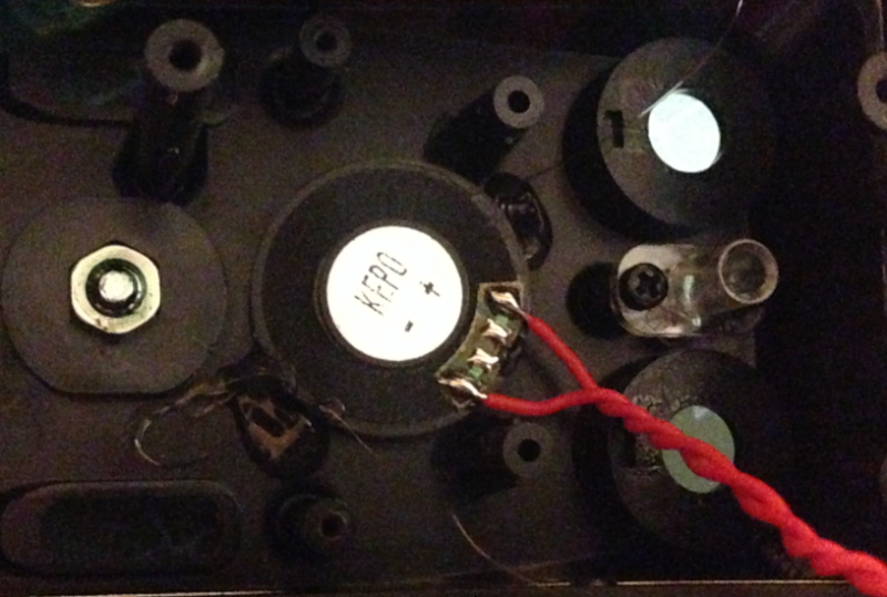 Datei:Befestigung des Lautsprechers.png